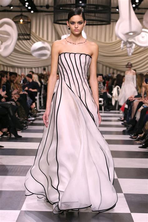 prezzo abito dior haute couture|Dior haute couture collection.